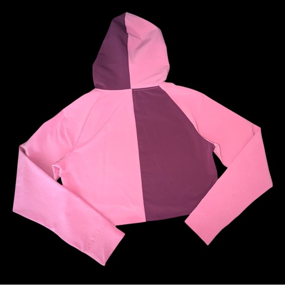 GYMSHARK CROPPED HOODED JACKET - Picture 4 of 8